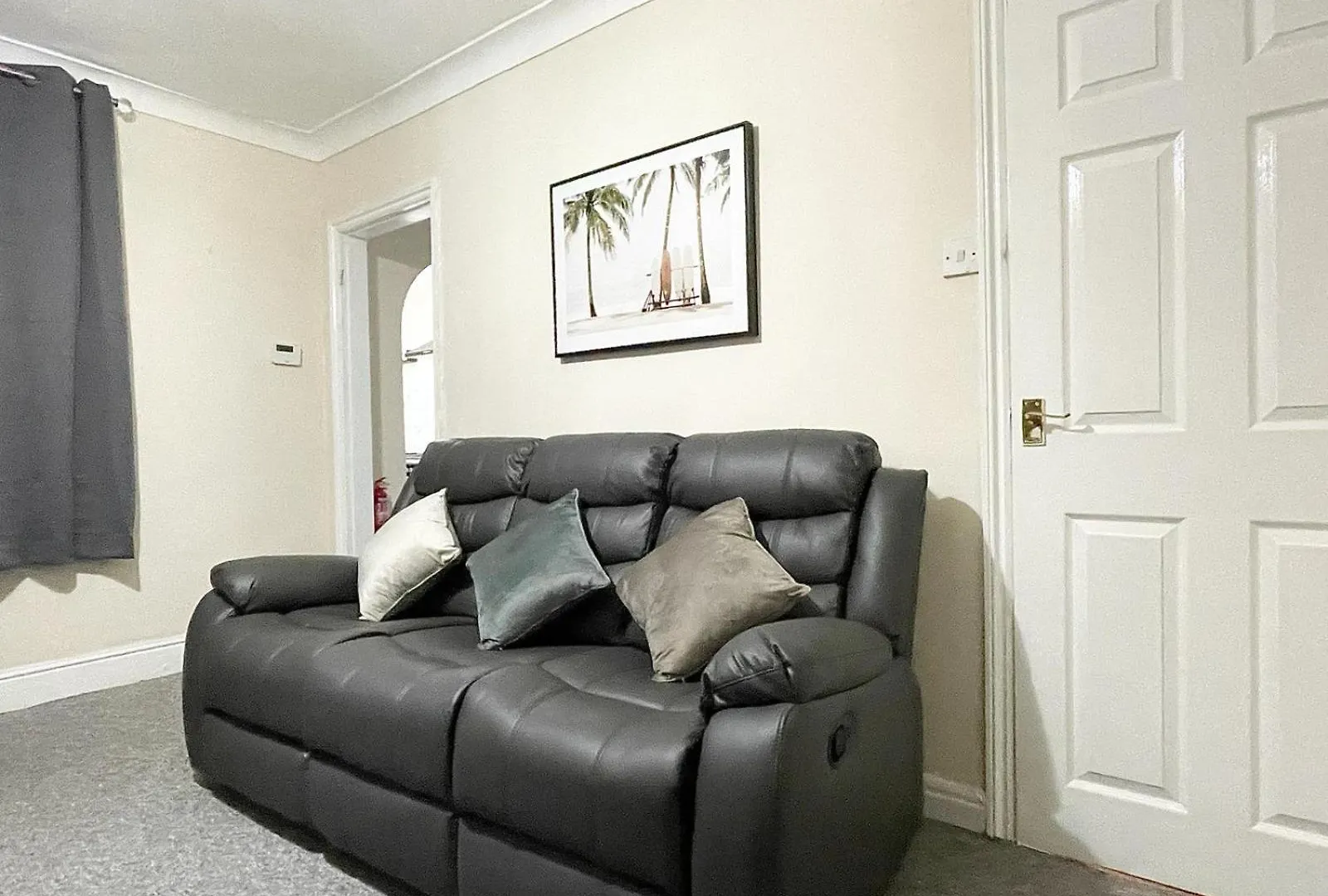 Cosy Home, Family & Contractor Friendly 4 Bedroom Near Leeds Centre, Sleeps 7 Royaume-Uni