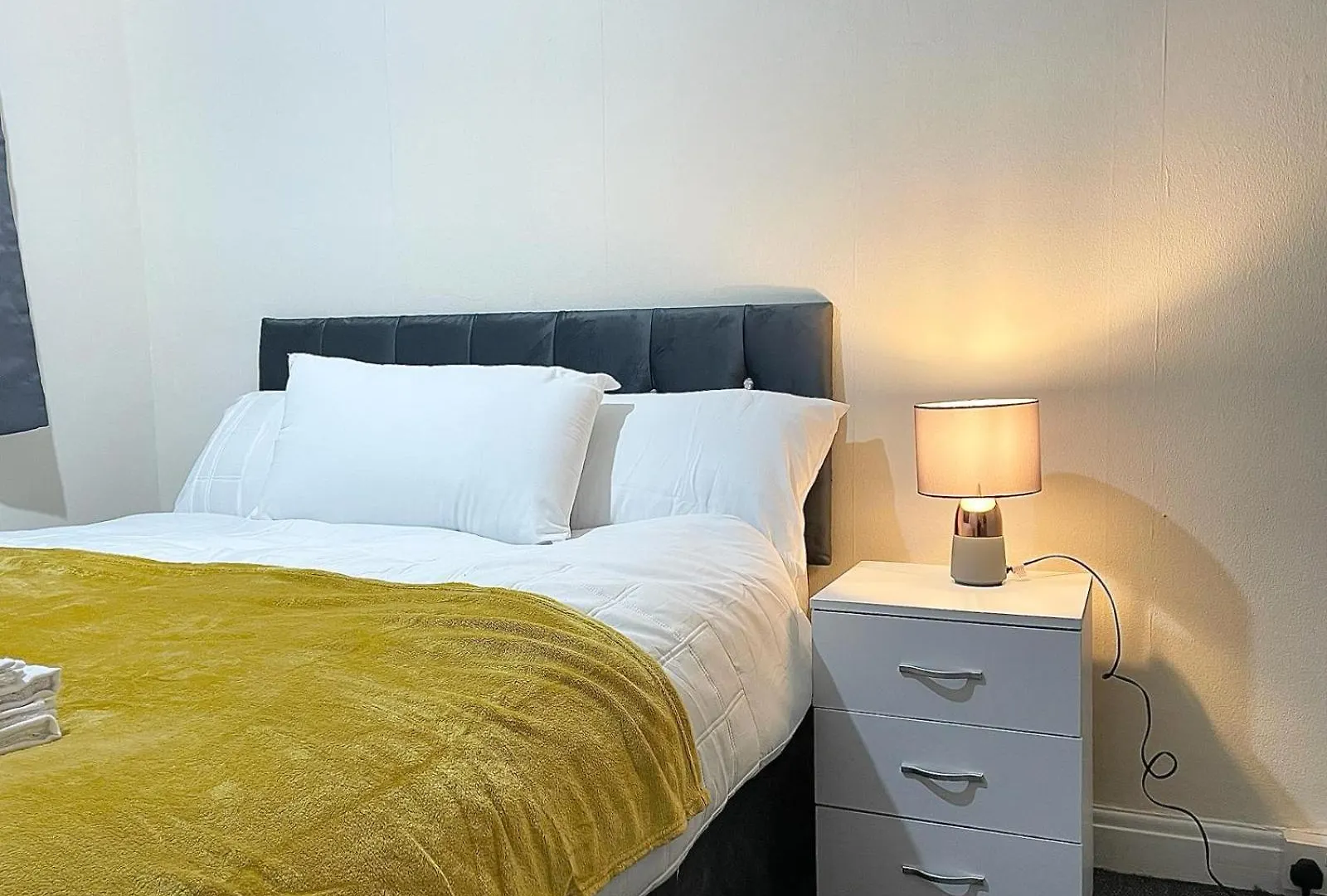 Cosy Home, Family & Contractor Friendly 4 Bedroom Near Leeds Centre, Sleeps 7 Hébergement de vacances