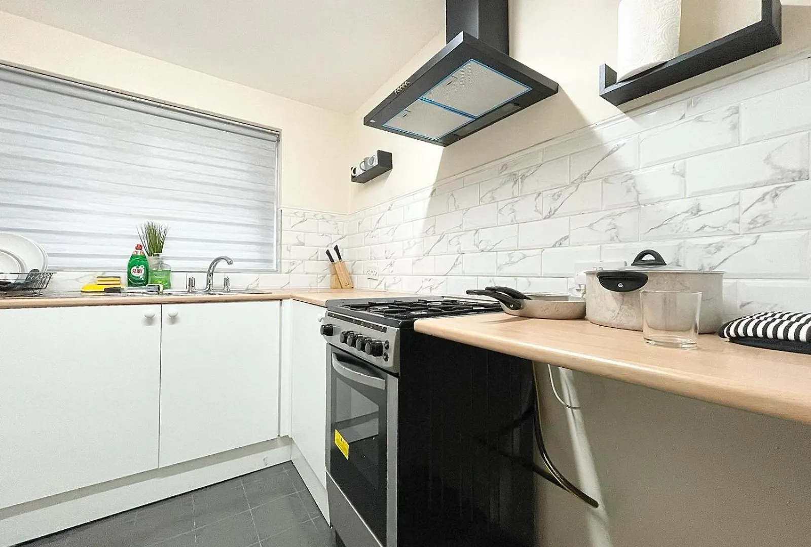 Cosy Home, Family & Contractor Friendly 4 Bedroom Near Leeds Centre, Sleeps 7 0*, Leeds (West Yorkshire) Royaume-Uni