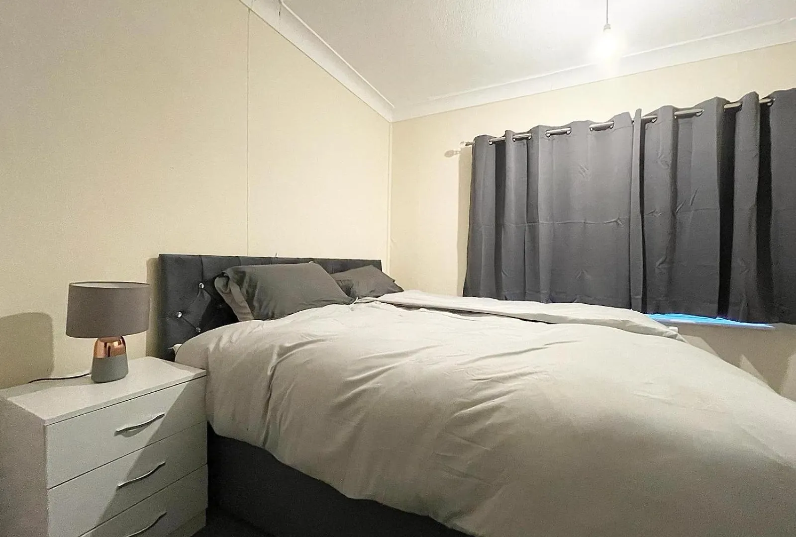 Cosy Home, Family & Contractor Friendly 4 Bedroom Near Leeds Centre, Sleeps 7 Leeds (West Yorkshire)