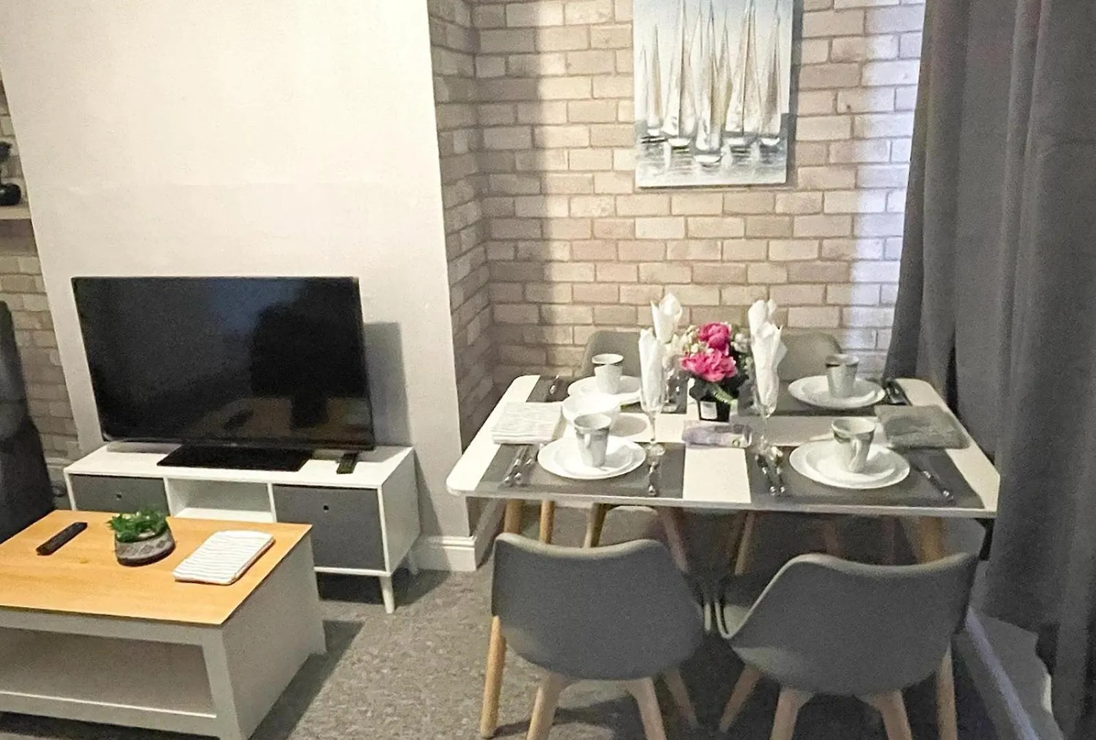 Cosy Home, Family & Contractor Friendly 4 Bedroom Near Leeds Centre, Sleeps 7 Royaume-Uni